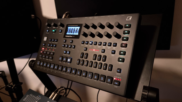 Sintetizador analógico Elektron Analog Four MKII