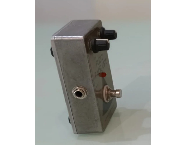 Fuzz Face Lift de Big Knob Pedals