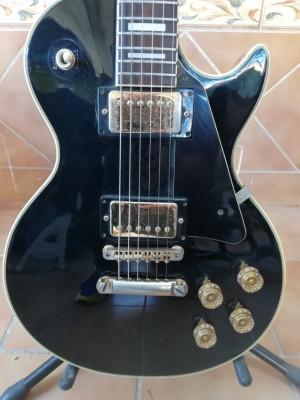 Suzuki Les Paul Custom