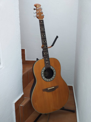 Guitarra acústica Ovation Ballader 1612.