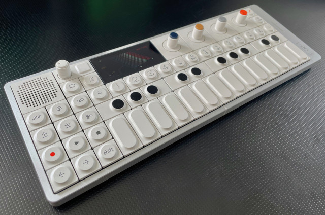 Teenage Engineering OP-1 FIELD