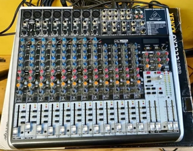 Mesa Behringer Xenyx QX1222USB