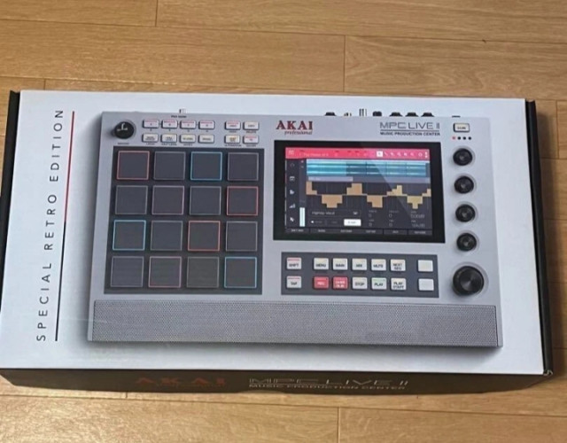 MPC LIVE II Retro