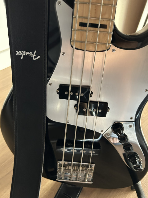 Marcus Miller v7 modificado a P7 black 2 gen