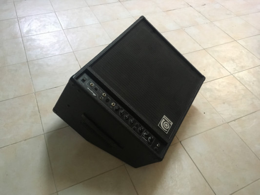 Amplificador Bajo AMPEG BA210 v2