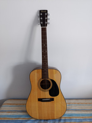Guitarra Fender modelo Terada FW-613