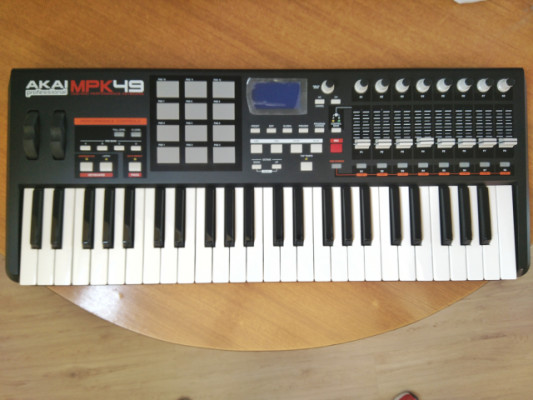 Akai mpk49 - controlador MIDI