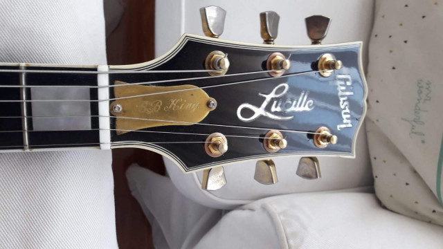 Gibson lucille 2001