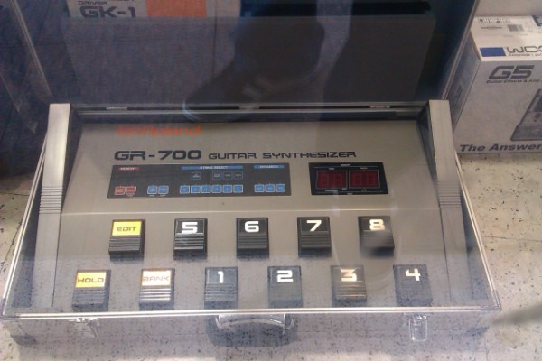 Roland GR-700 guitar synthesizer