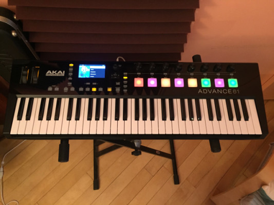 Akai Advance 61- teclado controlador MIDI