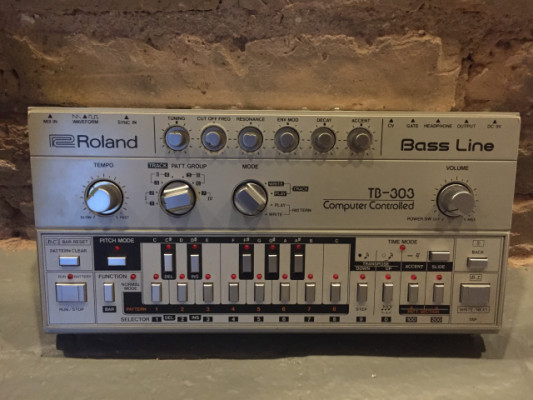 Roland TB-303 Original + Analogue Solutions Mod