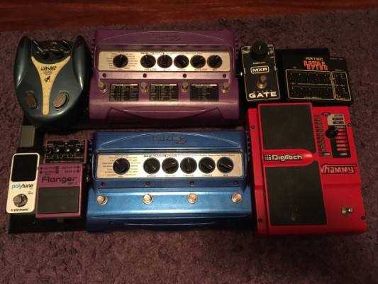 595€ Pedalera completa. CASH o cambio por guitarra, ...