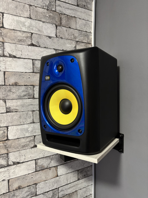 Se venden pareja de altavoces KRK amplificados de 10”