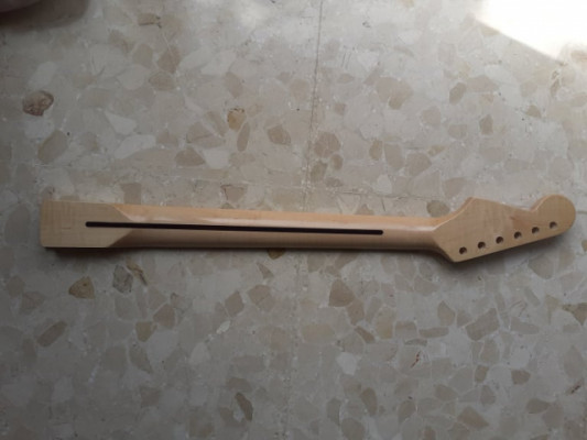 Mastil Stratocaster de maxima calidad nuevo a estrenar , le falta un traste