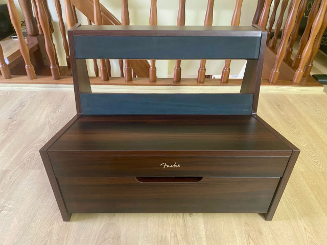 Fender Deluxe Wooden Amplifier Stand