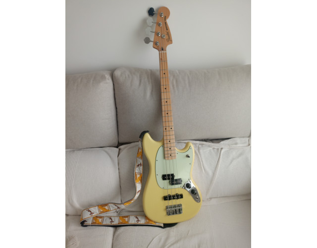 Fender Mustang Bass Player