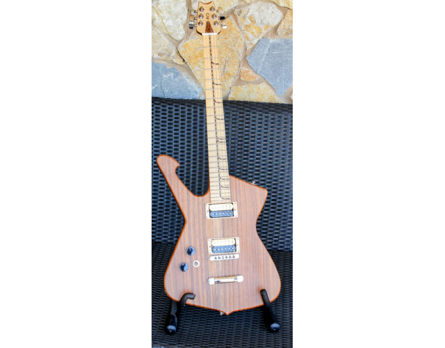 Guitarra zurda zurdo luthier italiano