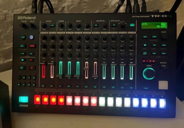 Roland Tr 8s