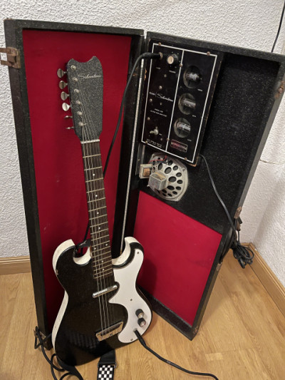 Guitarra  RareVintage 1964 Danelectro  Silvertone 1448