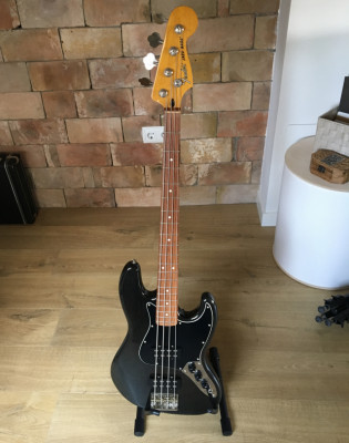 Fender Jazz Modern Player Series Jazz Bass - Bajo Fender