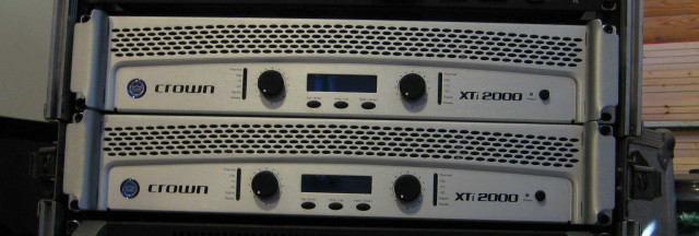 Crown Xti 2000 Procesador de señal DSP, Ecualizacion parametrica de 4 bandas por canal 2x800 a 4, 2x475 a 8.