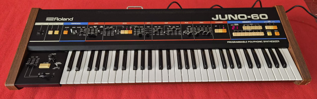 ROLAND JUNO 60