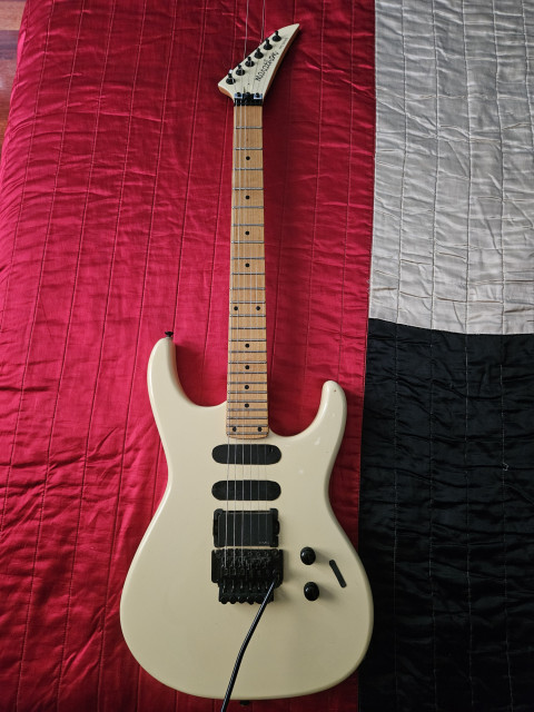 Guitarra Marathon EMG 81