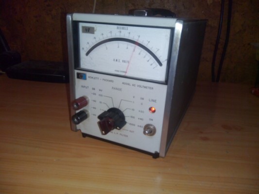 Voltímetro HP 400GL AC.