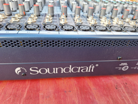 Mixer SOUNDCRAFT MFXi 24