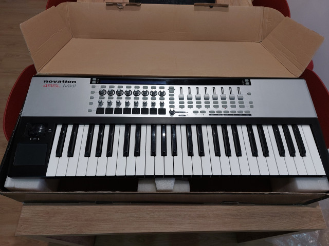 Teclado Novation SL mkii