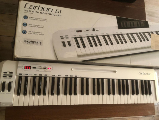 Carbon 61 Samson Controlador MIDI USB