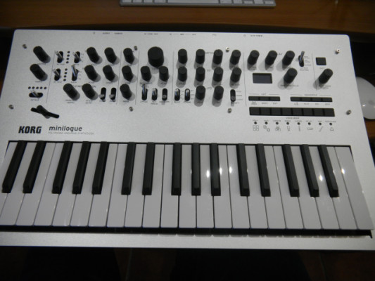 KORG MINILOGUE IMPECABLE !!!!