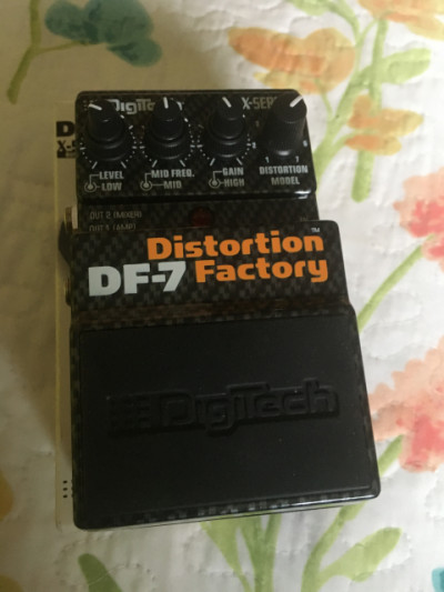 Vendo pedal digitech DF7