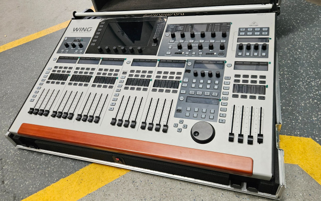 Behringer WING