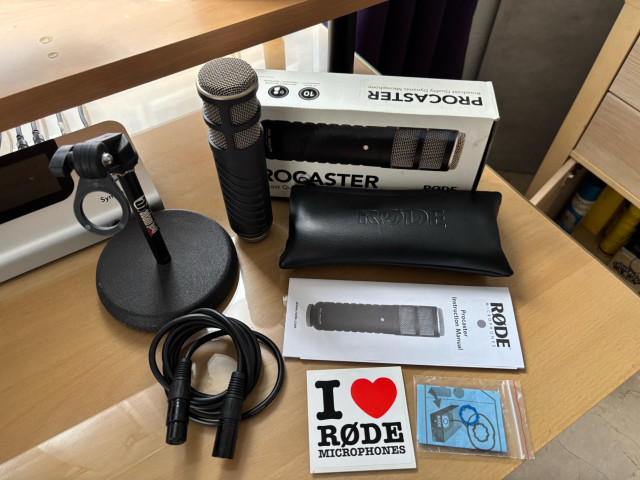 Rode Procaster Microfono + Soporte mesa + Cable