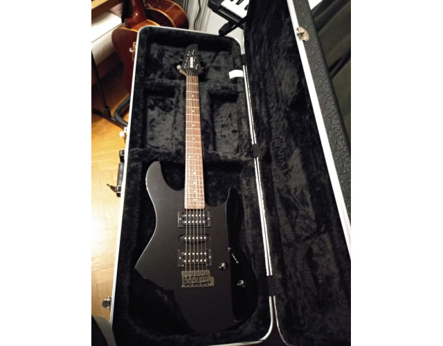 Guitarra YAMAHA RGX121Z
