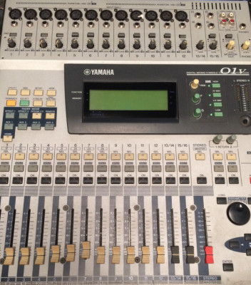 Yamaha 01v + 8 previos Presonus