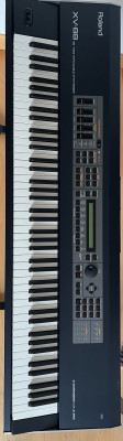 Sintetizador Roland XV-88