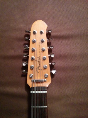 CAMBIO: Fender Stratocaster XII (12 cuerdas) CIJ