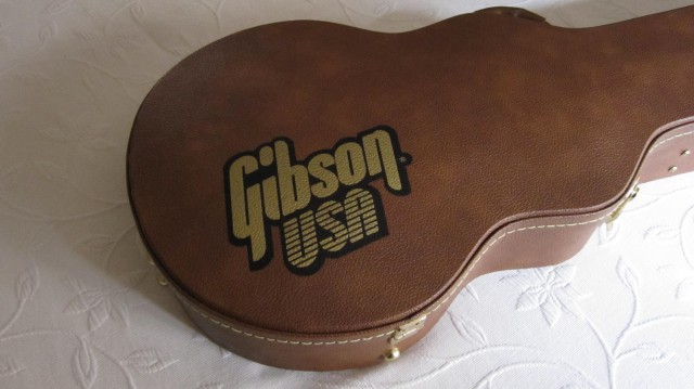 Estuche Gibson USA Les Paul del año 2000 como nuevo