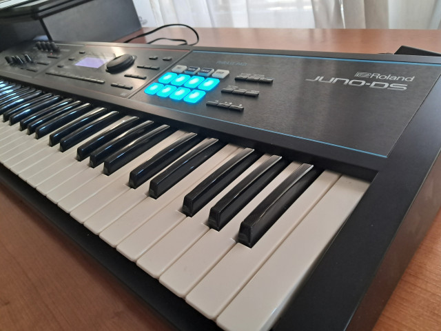 Roland Juno DS 61 Sintetizador