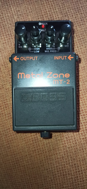 Pedal Metal zone MT-2
