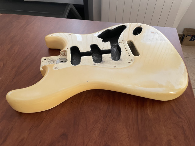 CUERPO FENDER STRAT 70'S