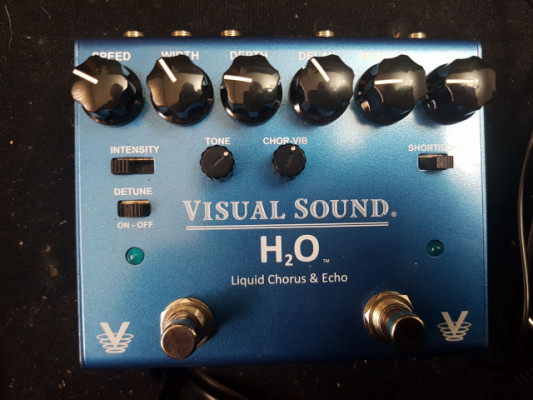 Visual Sound H2o V3 chorus + delay