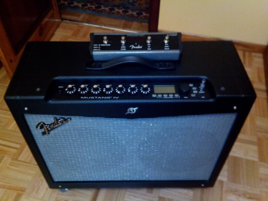 FENDER MUSTANG IV ,IMPECABLE