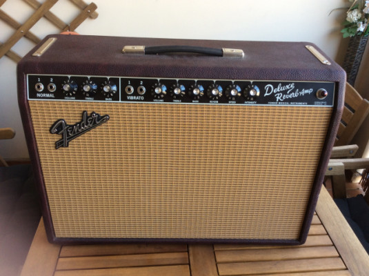 Fender deluxe reverb special edition red wine