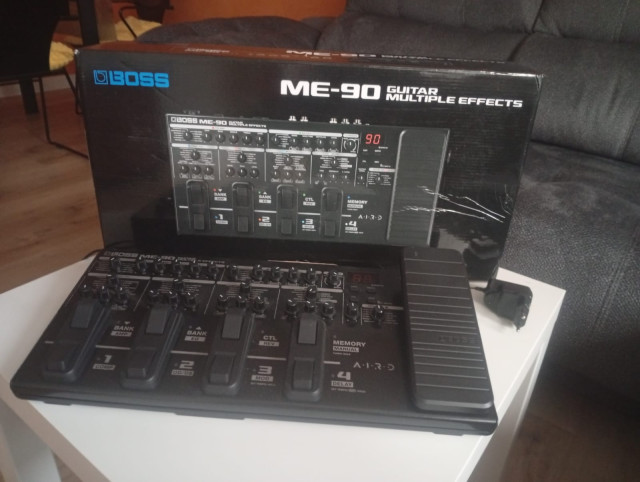 Pedalera multiefectos boss ME-90