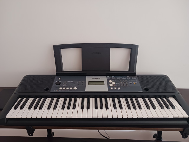 Vendo teclado Yamaha YPT-230