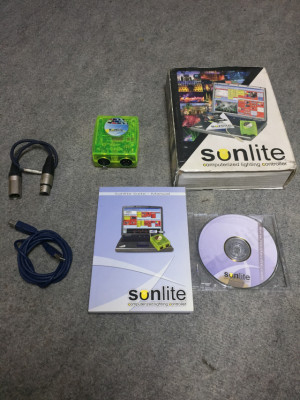 Controlador de iluminación basado en software Sunlite SL1024EC