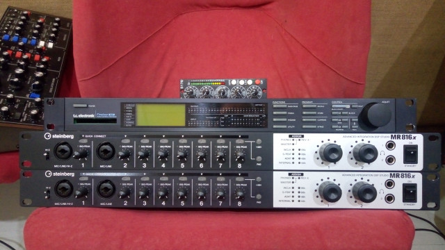 SoundSkulptor 5176 comp tipo 1176 serie 500 y Steinberg Mr816x